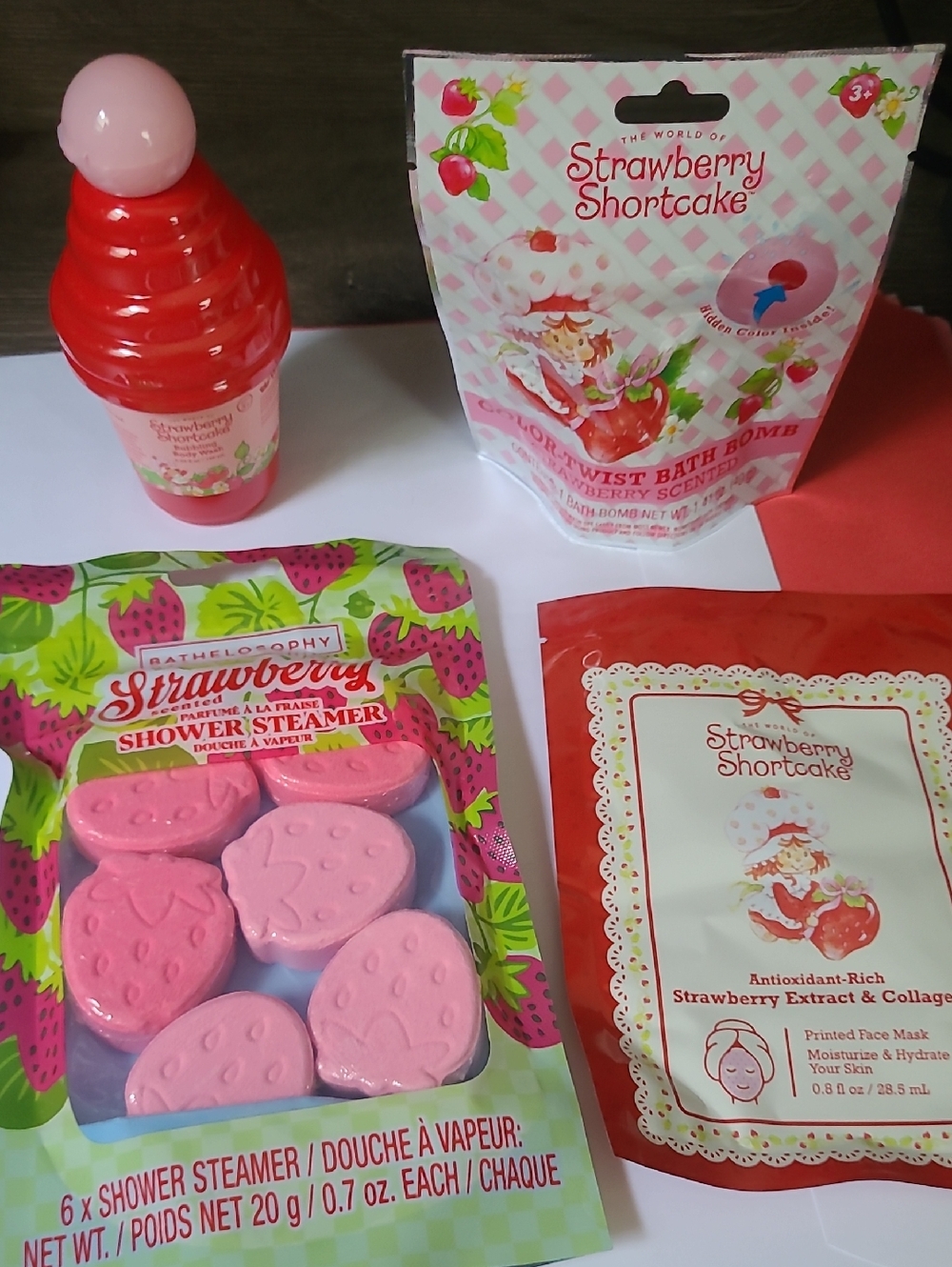Strawberry Shortcake & Strawberry Scented Bath Set — Pink/Red